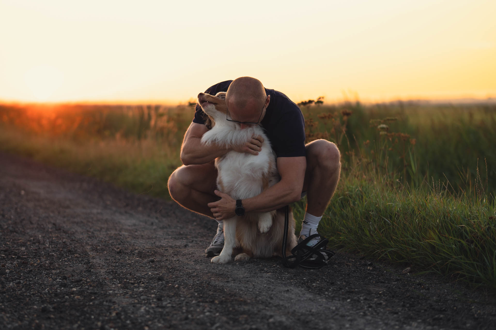Natuurlijk portret met hond in Noord-Holland